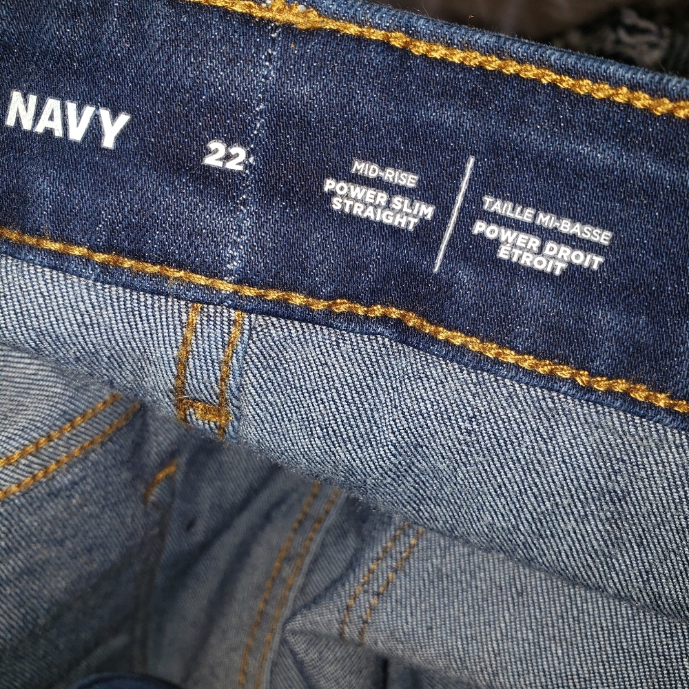 Old Navy Size 22 Mid-Rise Power Slim Straight Jean - Picture 2 of 6